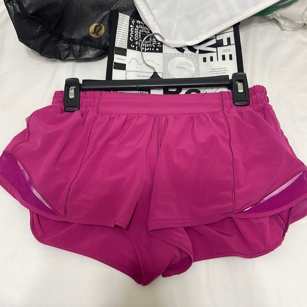 lululemon ripened raspberry hotty hot 2.5in